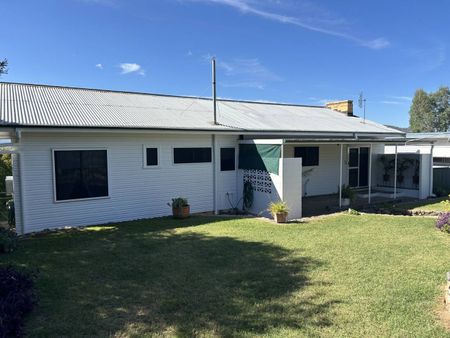 THREE BEDROOM HOME WITH BREATHTAKING VIEWS - Photo 3