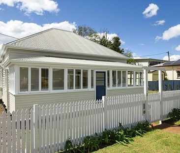 Fully Renovated Cottage - Walk to the City! - Photo 6