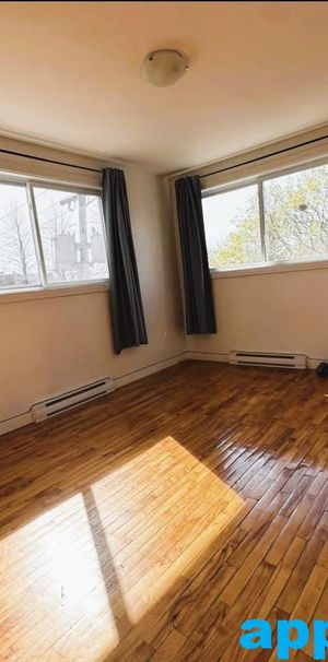 Québec – Appartement 3 1/2 spacieux et lumineux à louer au 3e étage - Photo 1