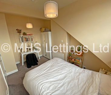 5 Bedroom Mid Terraced House for rent in Beechwood Crescent - Photo 4