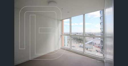 Luxury 2 Bedroom + Study with Fridge and Washer! - Photo 5