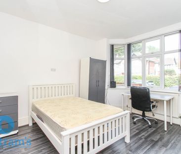 6 bed Semi-Detached House for Rent - Photo 5