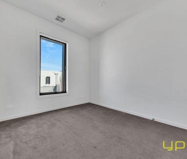 Modern and Convenient Open Plan Living - Photo 2