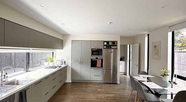 Sunny Standalone House in Addington! - Photo 1