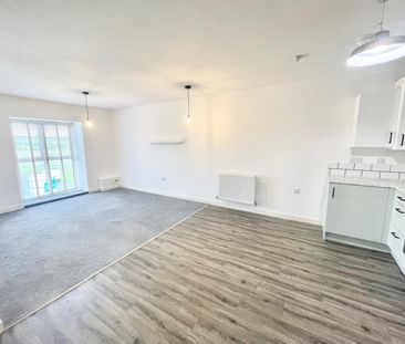 Whitney Crescent, Weston-Super-Mare - Photo 3