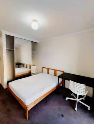 450 Anzac parade, Sydney - Photo 1