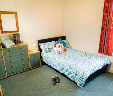 3 bedroom private hall to rent - Photo 6