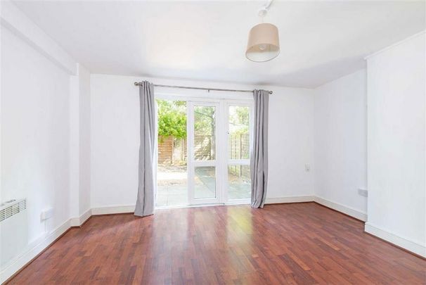 3 bedroom flat to rent - Photo 1