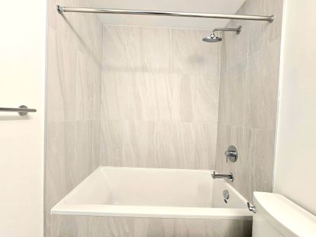 For Lease - 1007 The Queens Way Unit# 409, Toronto, Ontario - Photo 3