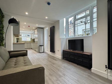 Room 2, Angerstein Road, Portsmouth - Photo 2