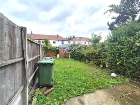 3 bedroom terraced house to rent - Photo 3