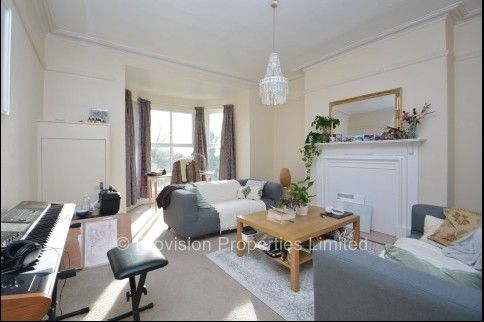 2 Bedroom Flats in Leeds - Photo 1