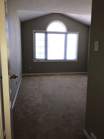 For Lease - 320 Ambleside Drive Unit# 33, London North, Ontario - Photo 2