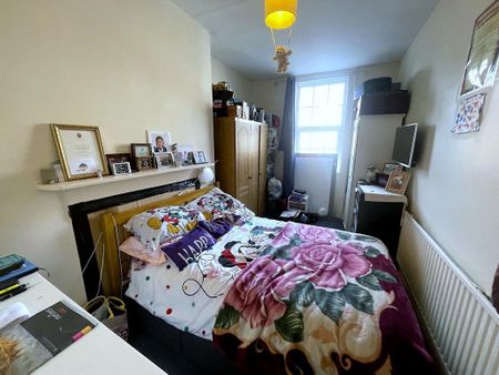 2 bedroom apartment to rent - Photo 4