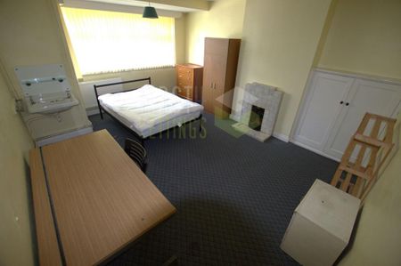 4 bedroom semi-detached house to rent - Photo 3