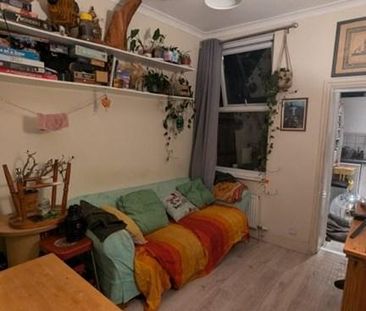 1 bedroom in a house share to rent - Photo 6