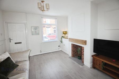 2 bedroom terraced house to rent - Photo 2