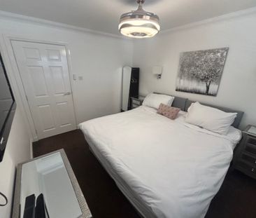 2 Bedroom Property To Rent - Photo 2