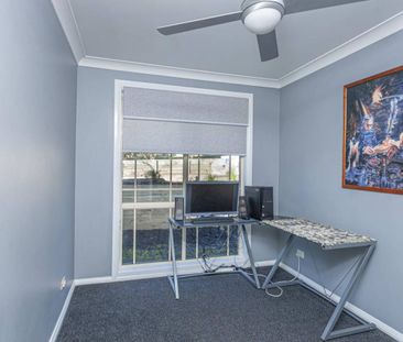 COMFORT AND SPACE IN RAYMOND TERRACE! - Photo 1