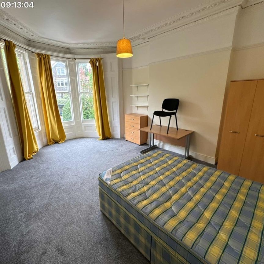 3 Bed Flat, Redland Road, BS6 - Photo 1