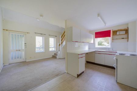 1 bedroom semi-detached house to rent - Photo 4