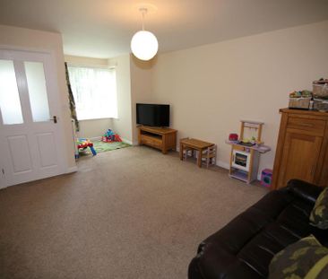 3 bedroom semi-detached house to rent - Photo 1