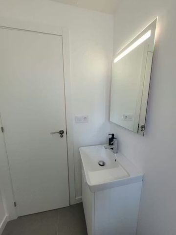 Avinguda del Camí Nou, Xirivella, Valencian Community 46950 - Photo 4