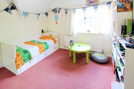 Ridgeway Road, Pyrford, Woking, Surrey, GU22 8PR - Photo 4