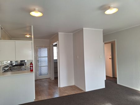 Popular unit in Puhinui - Photo 2