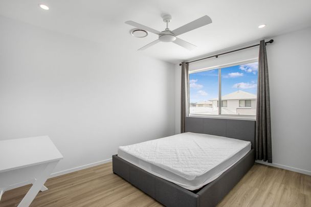 Stylish Fully Furnished Home- Short Term Lease Available &lpar;4&period;5 Months&rpar; - Photo 1