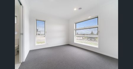 **RECEIVE ONE MONTH FREE RENT, ASK US HOW!!! Brand-New 3-Bedroom Home for Lease in Thriving Fraser Rise - Photo 2