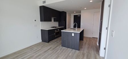 Luxury 1bed Condo; Water Street by the Park – Available Now - Photo 3