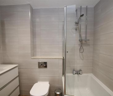 3 bedroom terraced house to rent - Photo 3