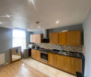 1 Bed Flat, Moscow Drive, L13 - Photo 2