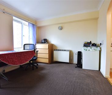 Mayday Road, Thornton Heath, CR7 - Photo 1