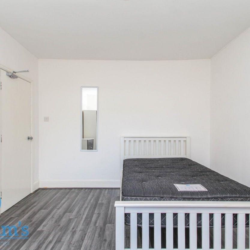 5 bed Semi-Detached House for Rent - Photo 1