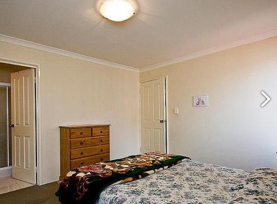 LARGE MASTER BEDROOM. MODERN HOUSE. TOP LOCALE. WALK TO EVERYTHING! Couple Allow - Photo 1