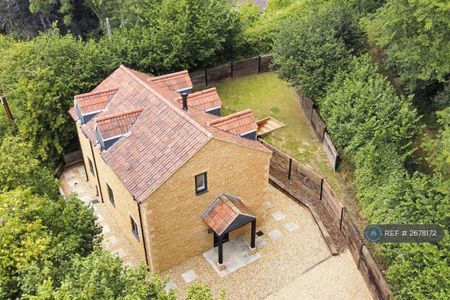 3 bedroom detached house to rent - Photo 5