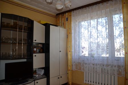 Kłodnicka 54m2 3osobne pokoje 4piętro (Ruda Śląska, Halemba, Kłodnicka)InformacjeRuda Śląska, Halemba, KłodnickaFilm - Zdjęcie 5