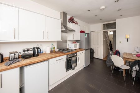 5 bedroom terraced house to rent - Photo 2