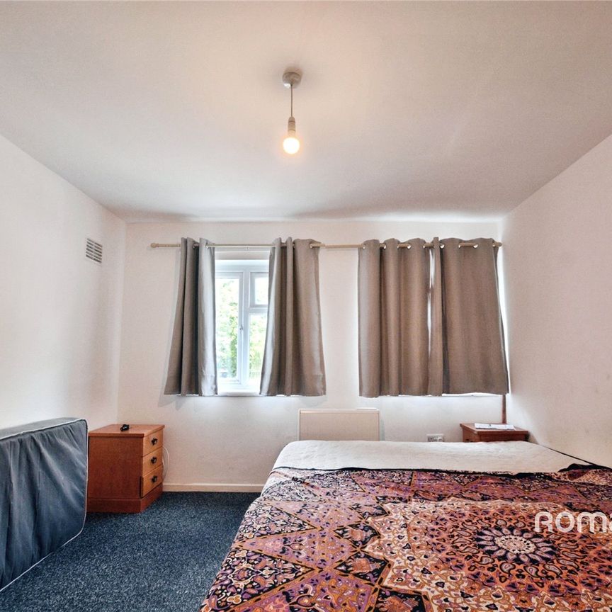 4 bedroom property to rent - Photo 1