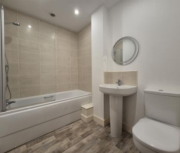 2 Bed House - Photo 4