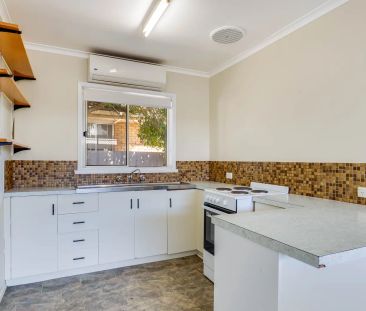 Freshly Updated Unit in Prime South Albury Location - Photo 3