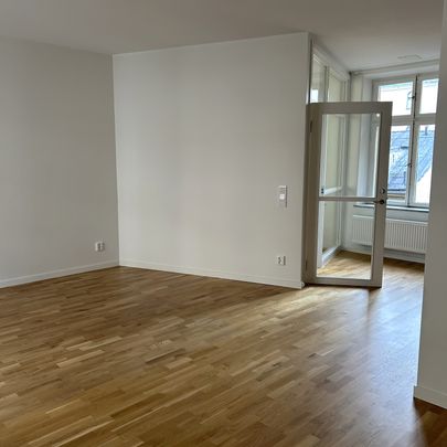 Kyrkogatan 12 - Foto 1