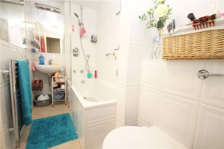 Minford Gardens, London, W14 0AN - Photo 4