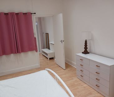 1 Bed Flat, St. Johns Road, NW11 - Photo 1