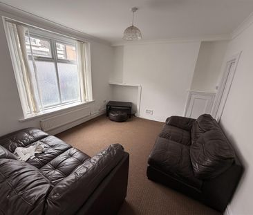 House - Terraced For Rent Wood Road, Pontypridd - Photo 1