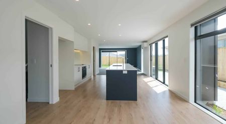 As new in central Milldale - Photo 4