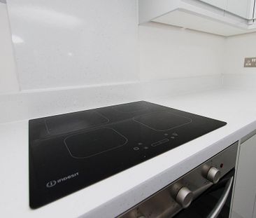 2 bedroom end of terrace house to rent - Photo 4