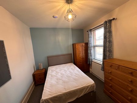 5 bedroom house - Photo 4